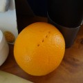 オレンジに穴!